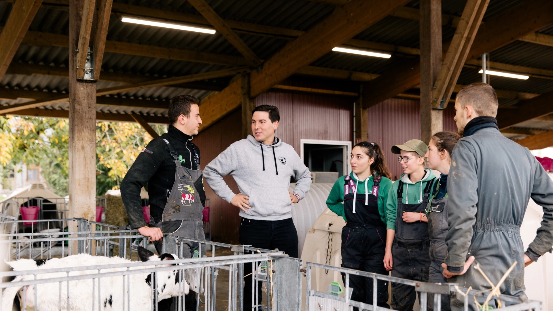 Fidéliser les salariés en élevage laitier : les stratégies gagnantes de la SCEA des Rives d’Or