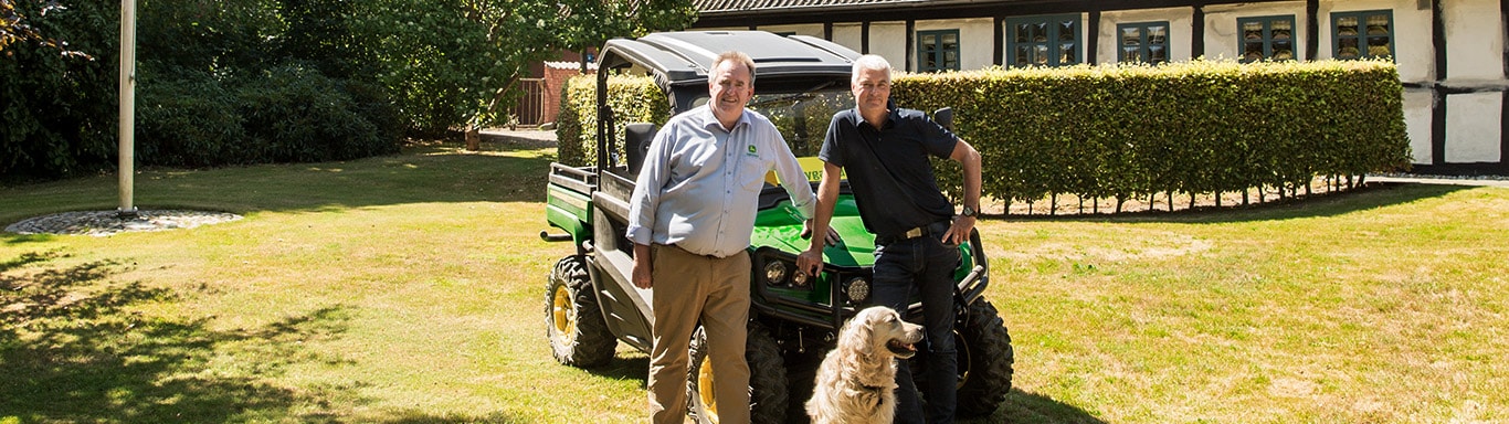 Professionelle Rasen- und Landschaftspflege, Gator Nutzfahrzeuge, Vertriebspartner, Kunde, Garten