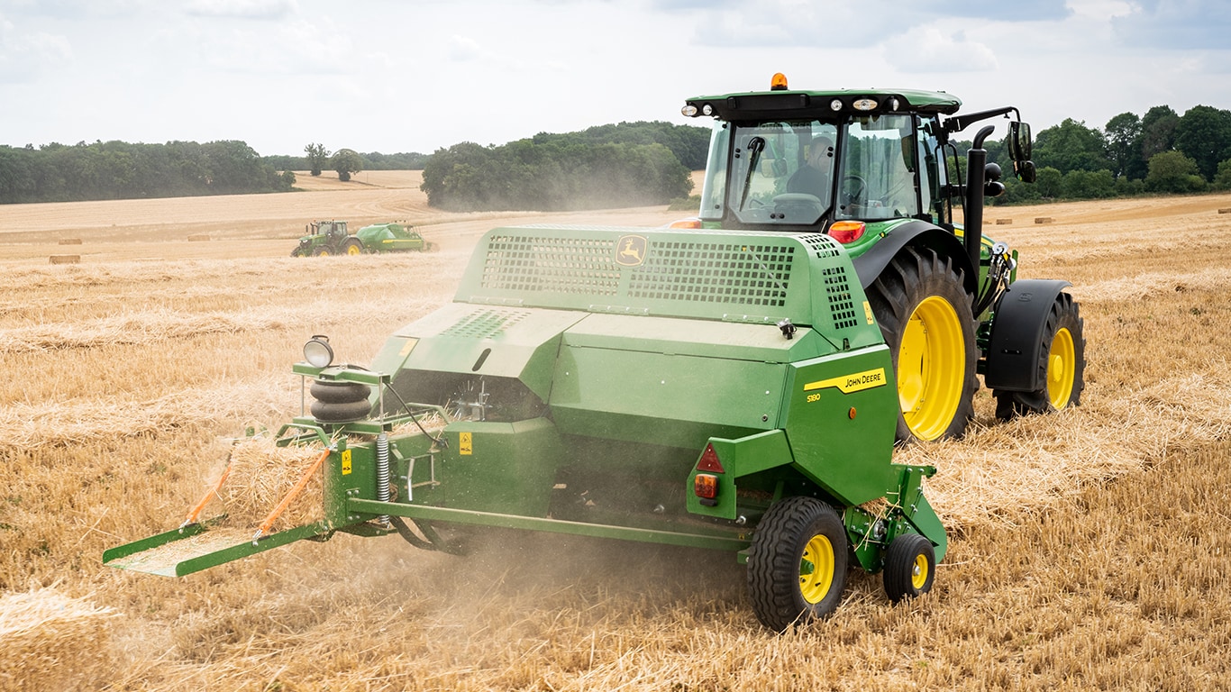 Presse moyenne densité de petite taille John Deere S180