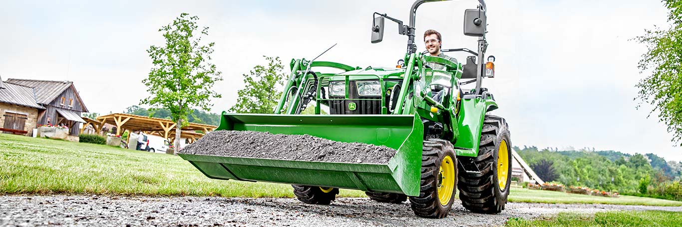 Tracteur compact avec chargeur