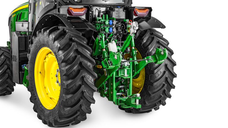 Rückansicht des John Deere Traktors 5105EN mit Anhängevorrichtung und Hydraulikanschlüssen für Anbaugeräte.